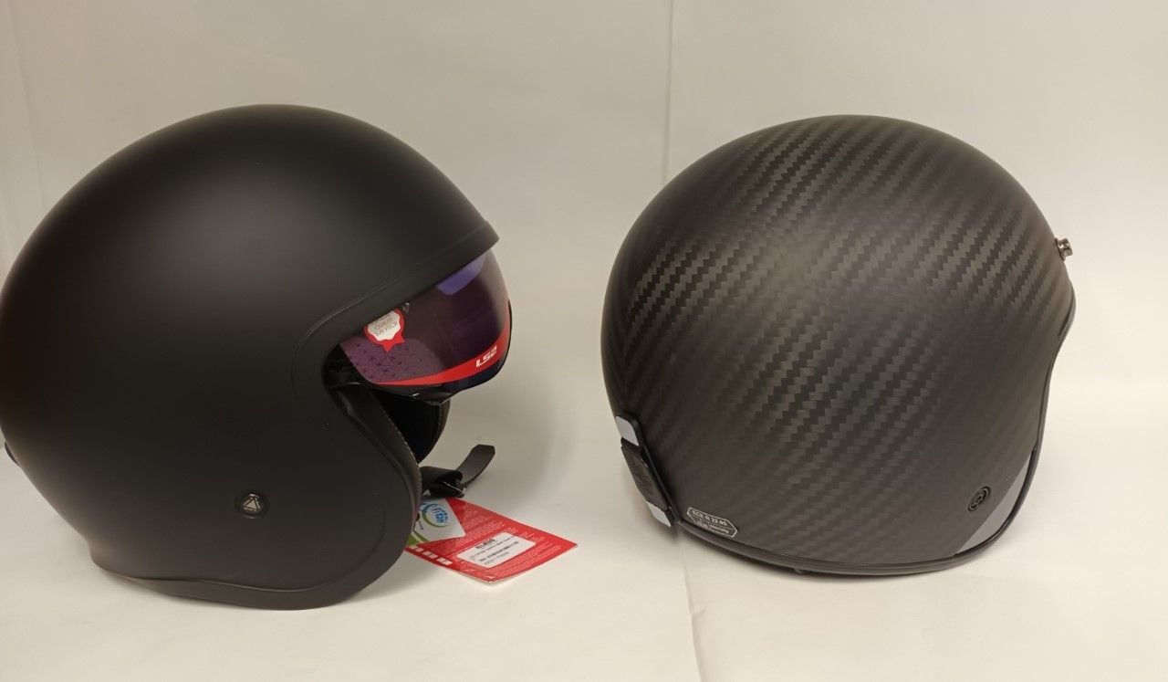 LS2 Spitfire og Bob Carbon — åpne hjelmer